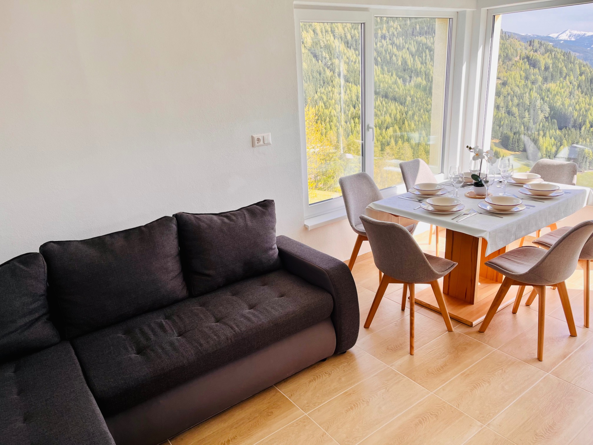 Wohnbereich mit Panoramafenstern